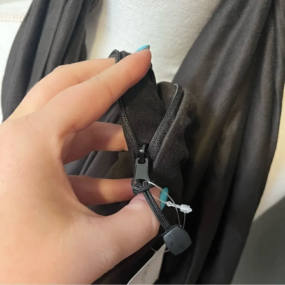 BEYOND YOGA Infinity Hidden Pocket Scarf NWT Black